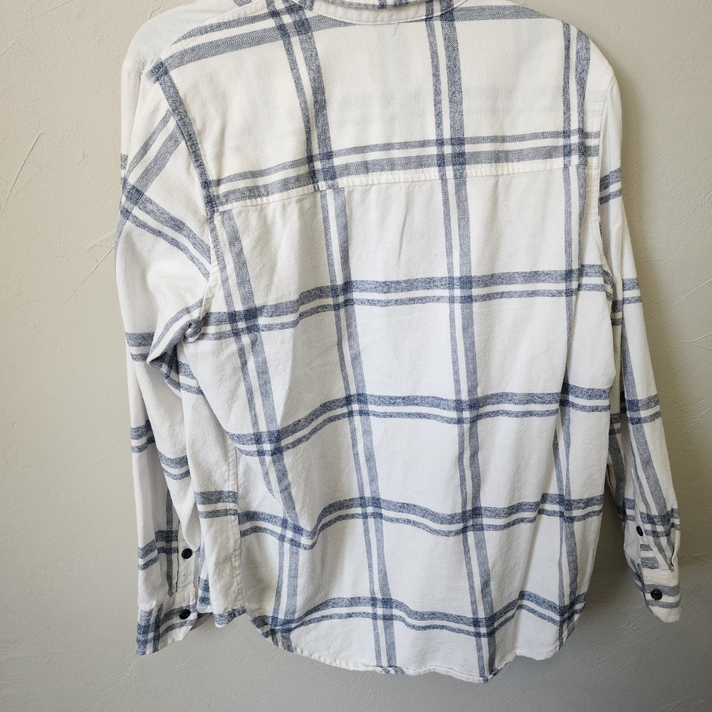 Casual White and Blue Plaid Shirt Size Medium - Picture 4 of 4